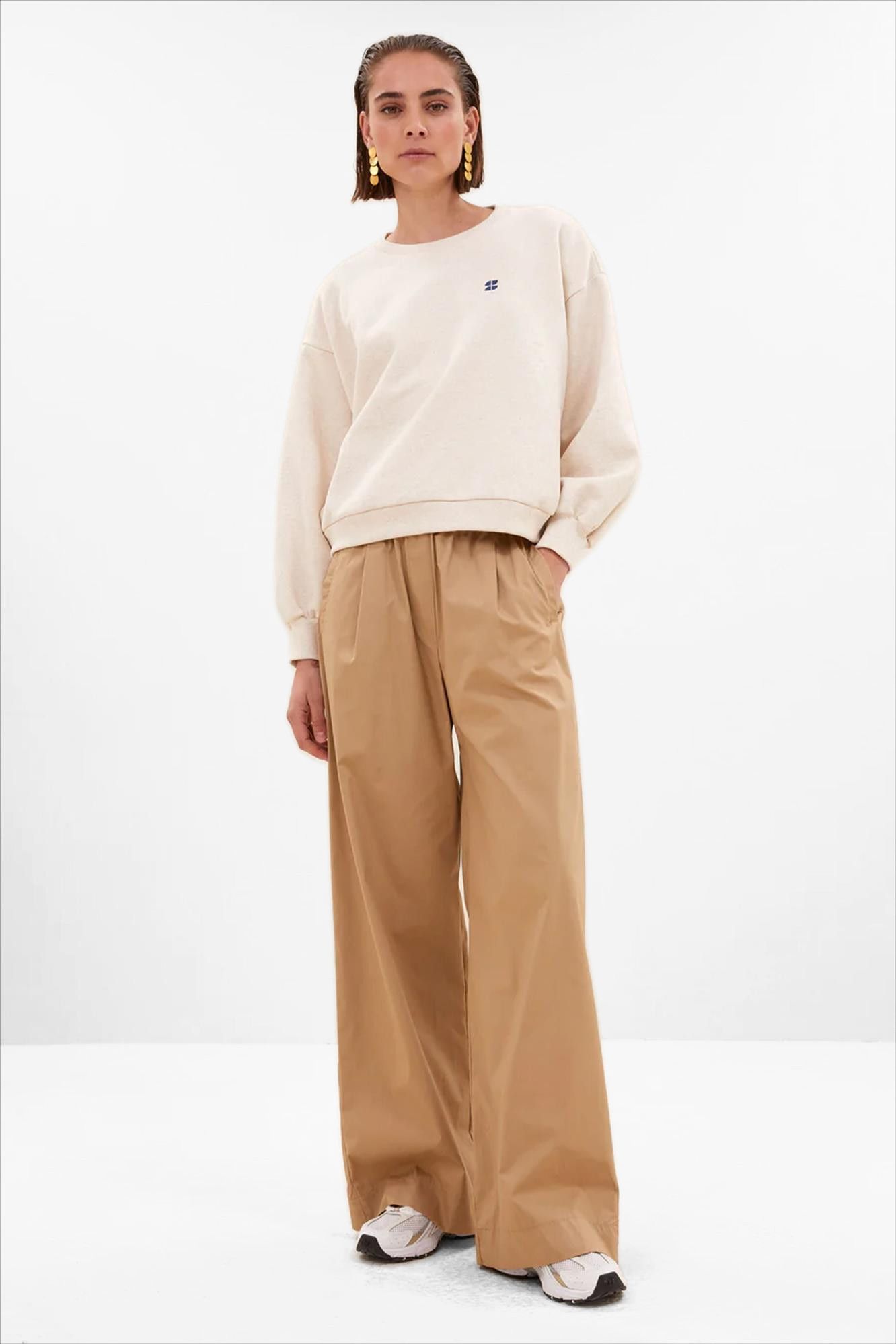 BY BAR - Grijsbeige Bibi Logo sweater