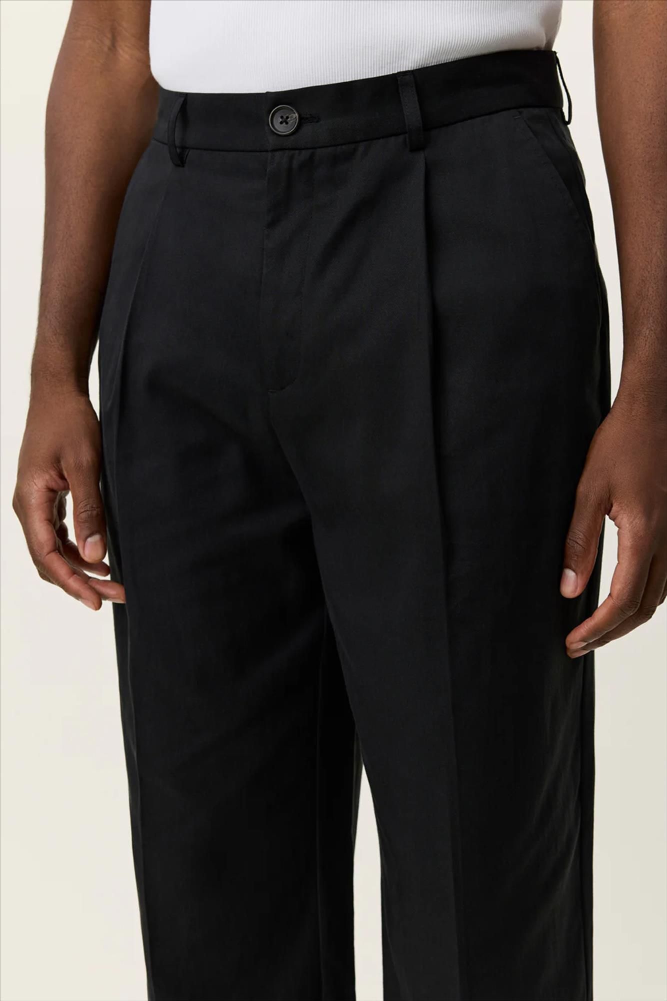 LES DEUX  - Zwarte Reece Pleated Twill broek