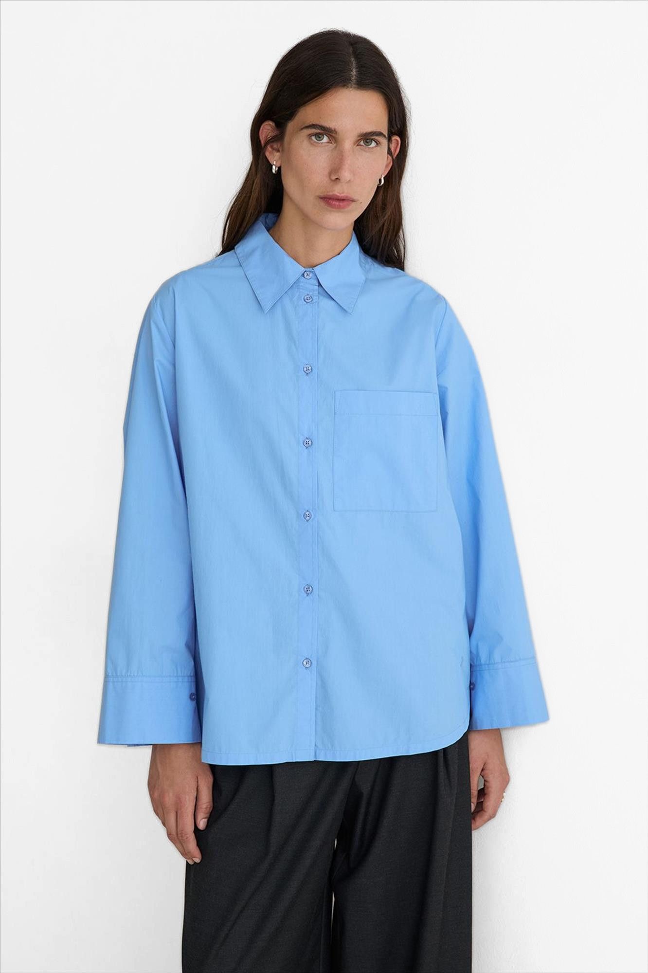 YERSE - Lichtblauwe Bob blouse