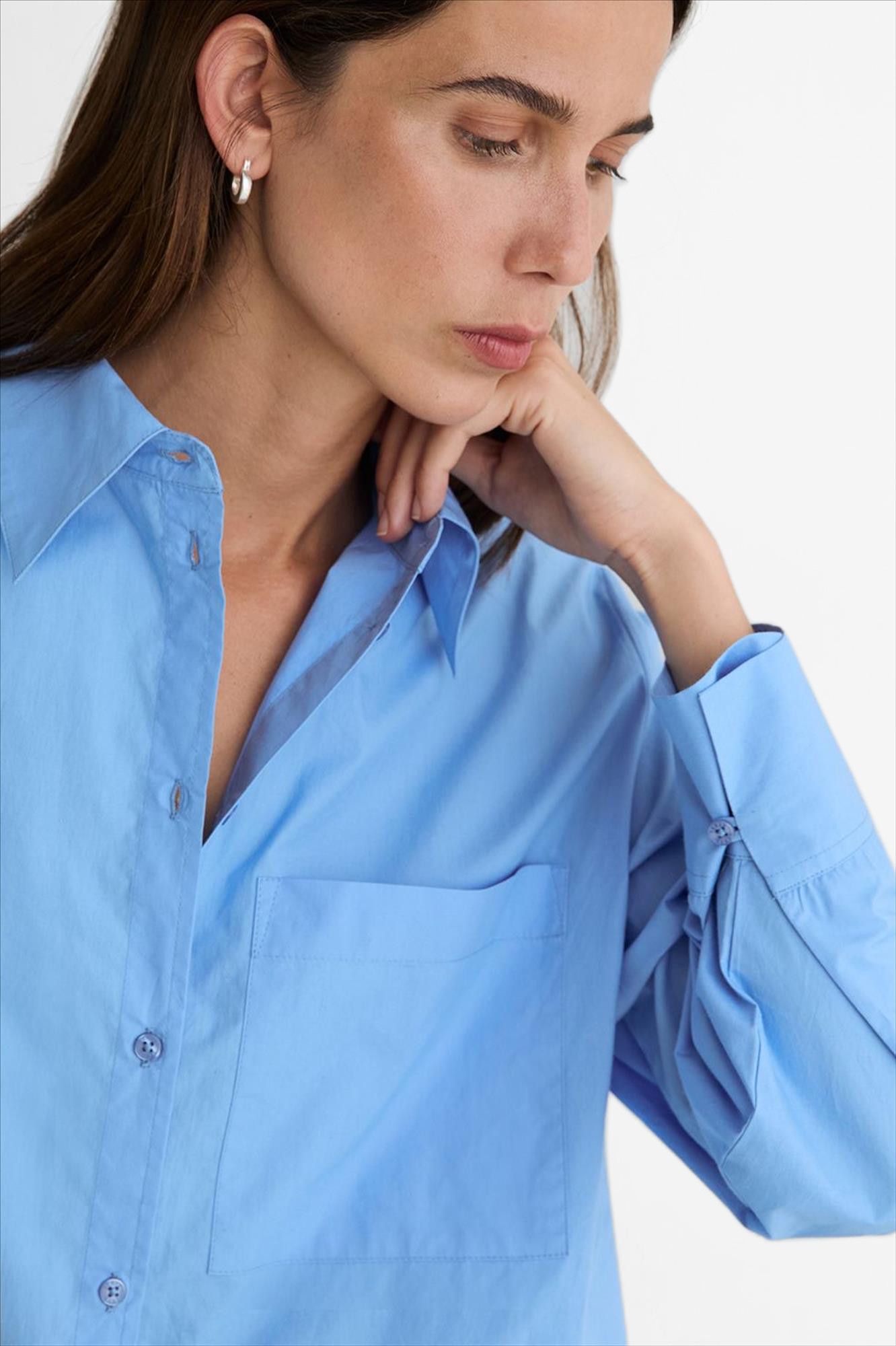 YERSE - Lichtblauwe Bob blouse