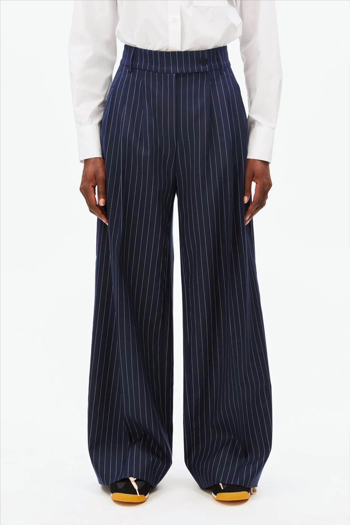 Armed Angels - Donkerblauwe Kaayua Pinstripe broek