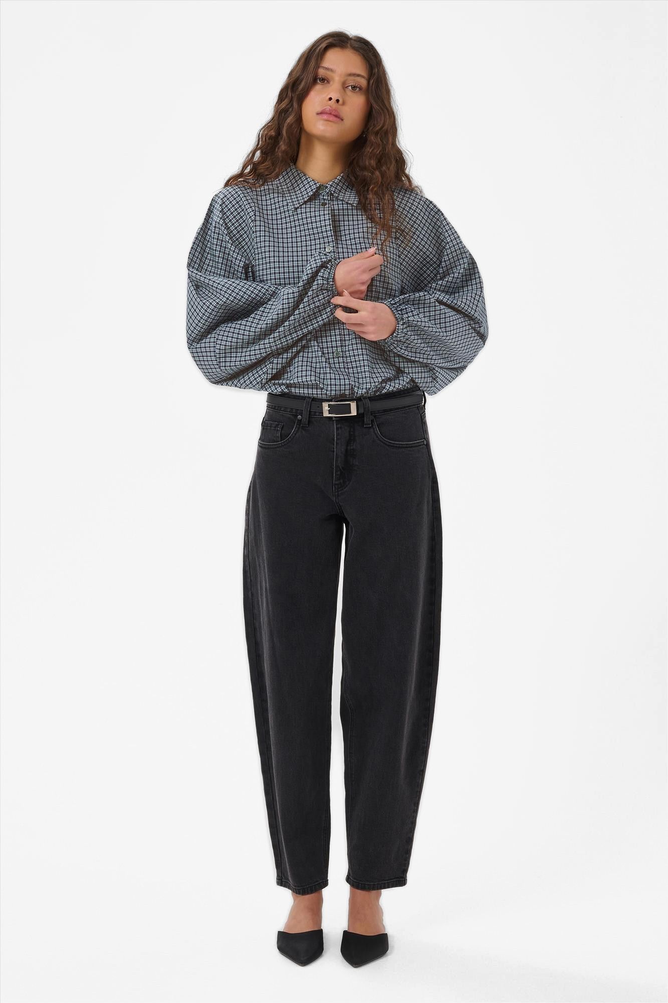 My Essential Wardrobe - Donkerblauwe Ilse blouse