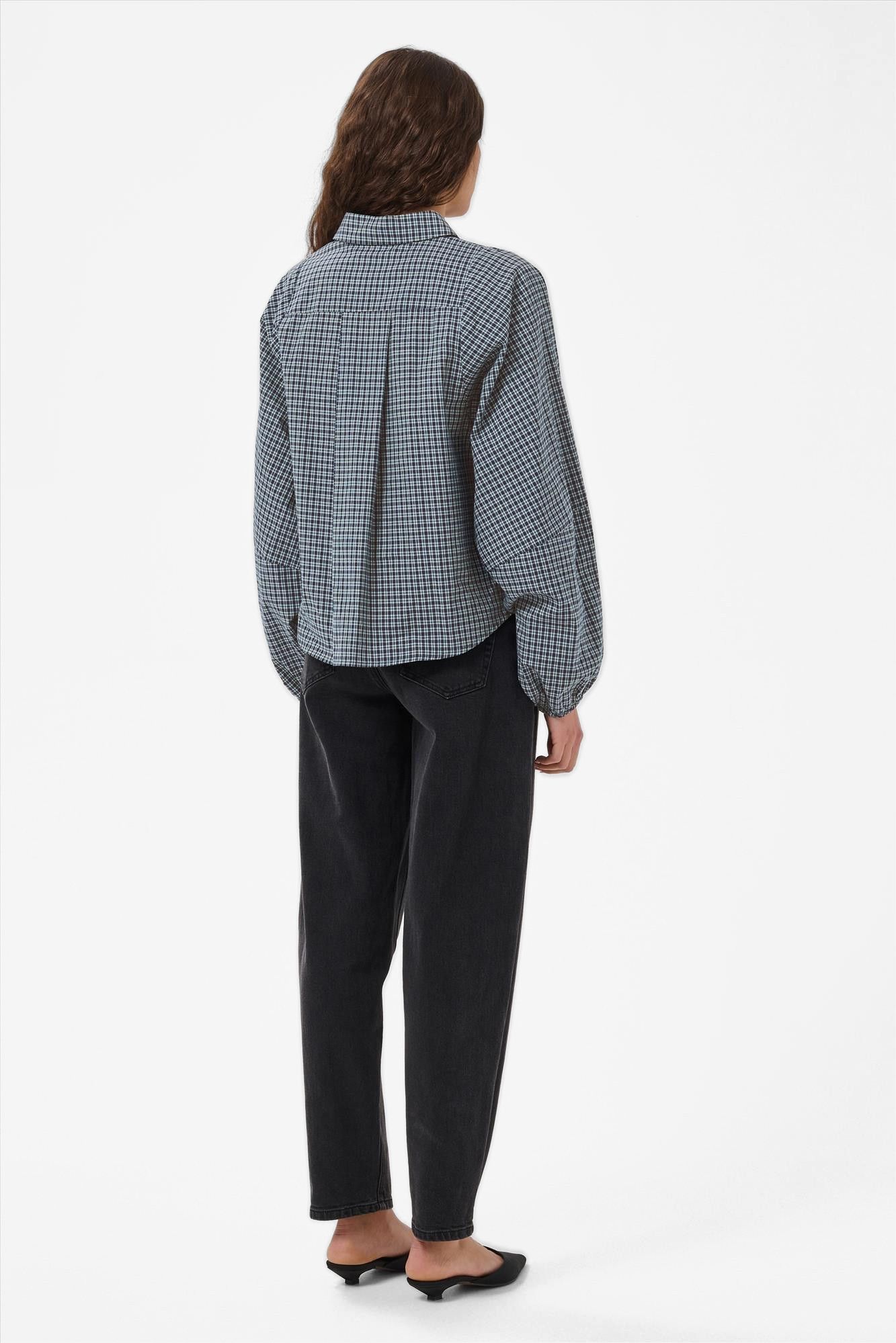 My Essential Wardrobe - Donkerblauwe Ilse blouse