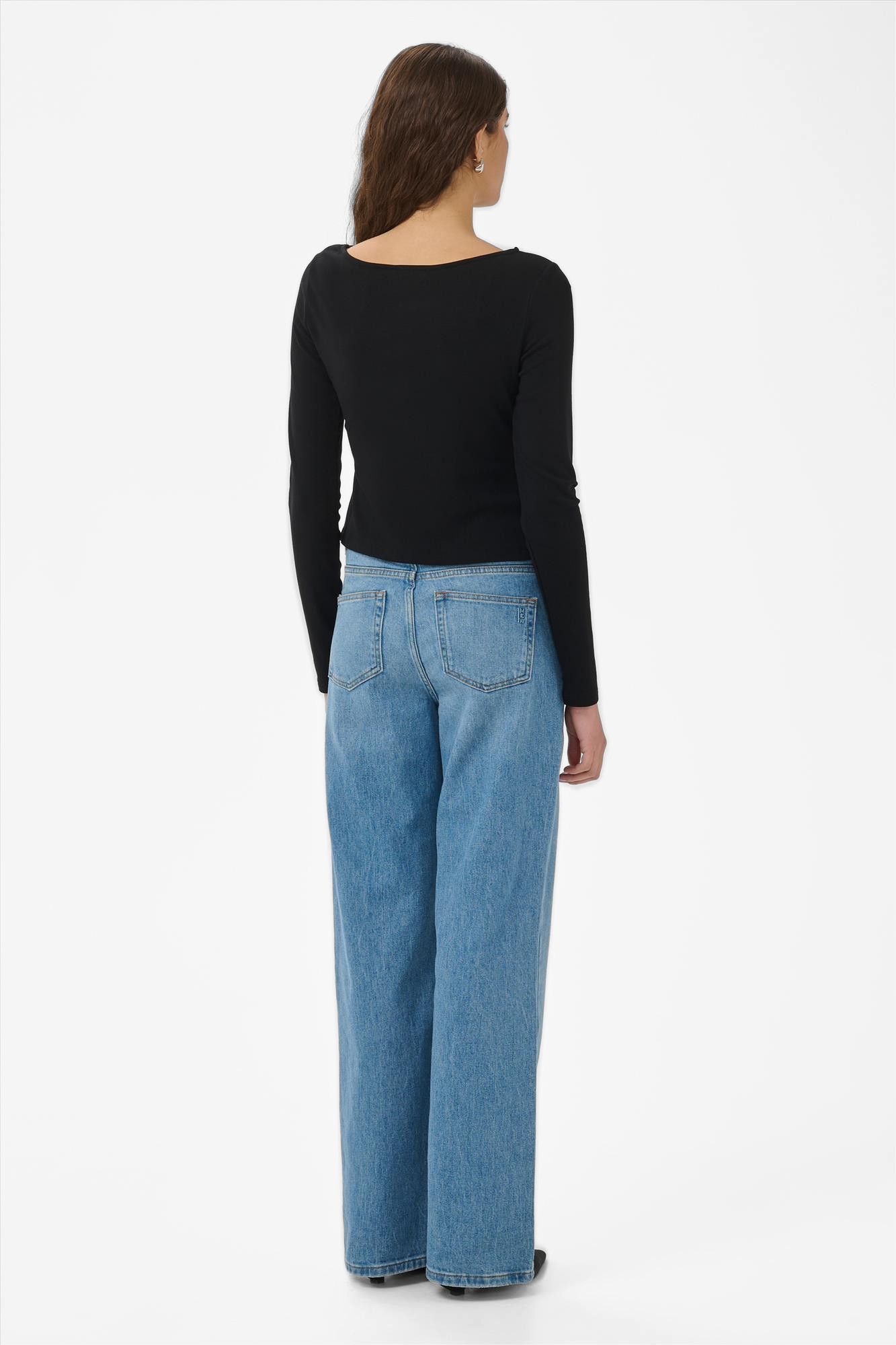 My Essential Wardrobe - Zwarte Nupti Asymmetric longsleeve