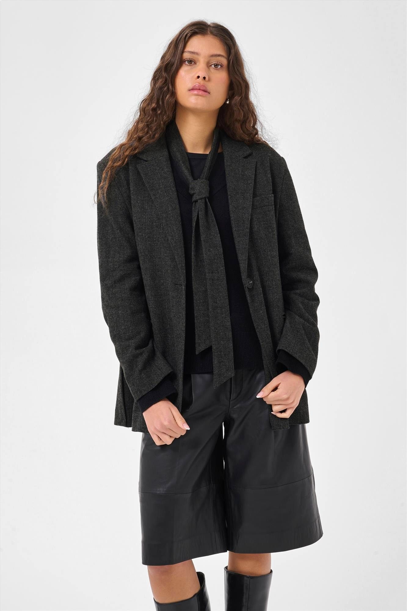 My Essential Wardrobe - Donkergrijze Layla blazer