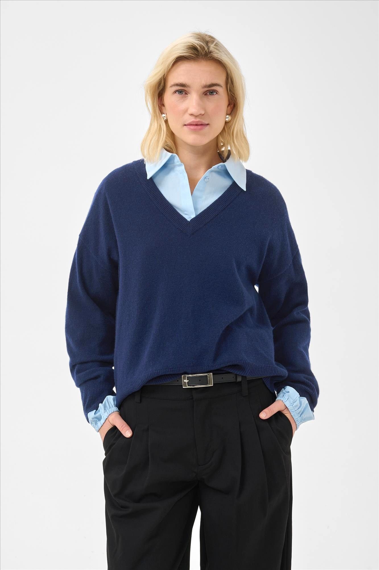 My Essential Wardrobe - Donkerblauwe Jola trui
