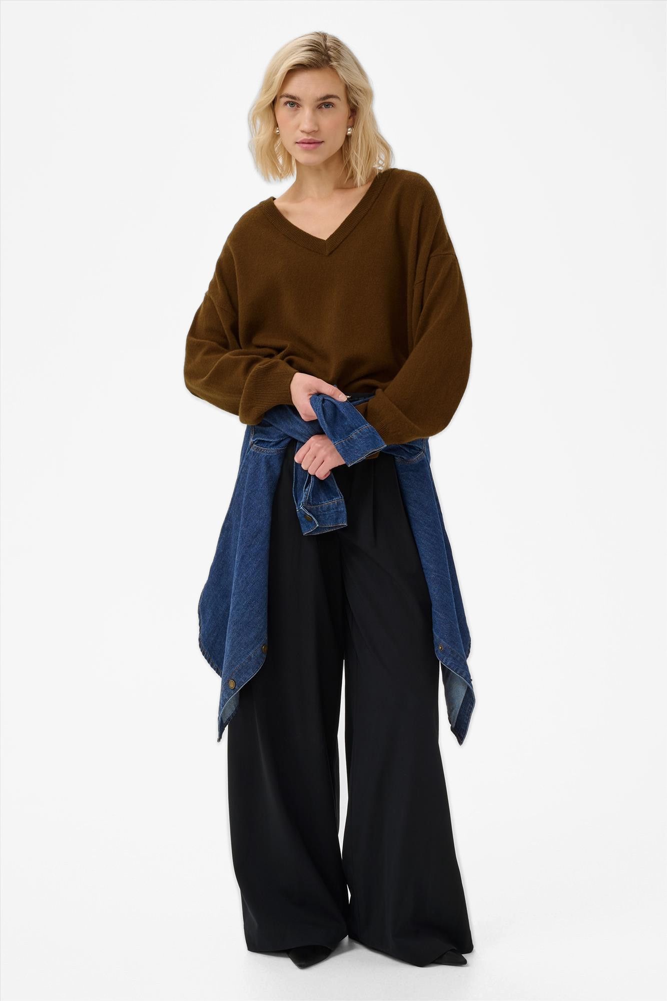My Essential Wardrobe - Bruine Jola trui