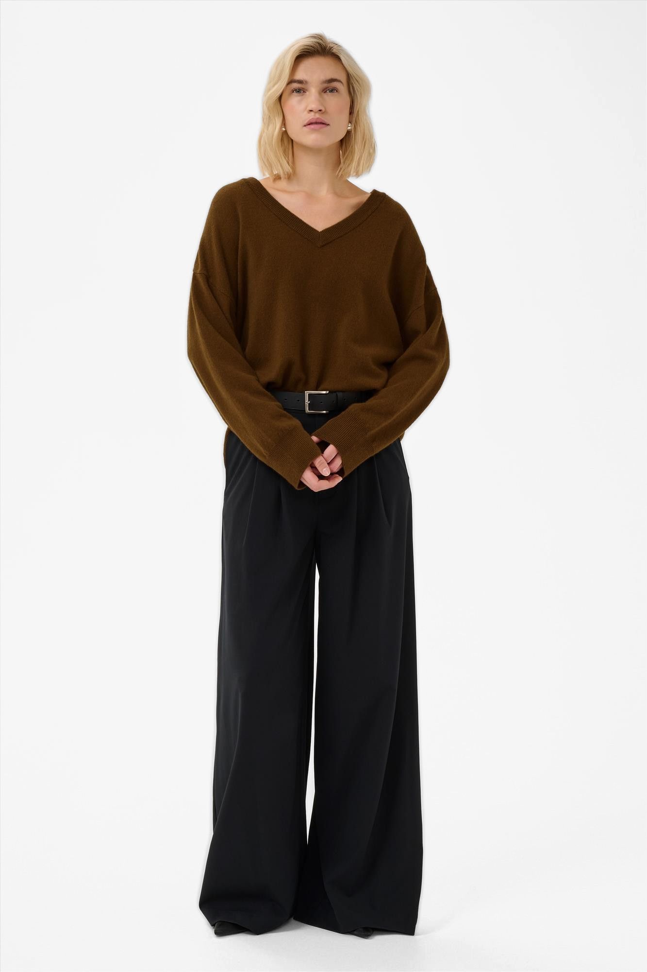 My Essential Wardrobe - Bruine Jola trui