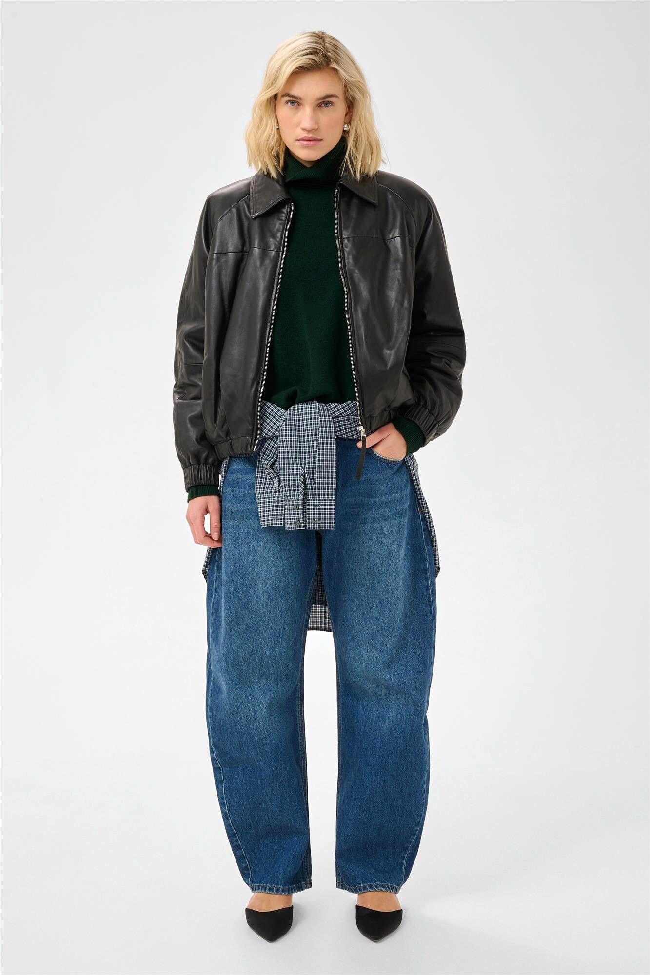 My Essential Wardrobe - Donkergroene Jola trui