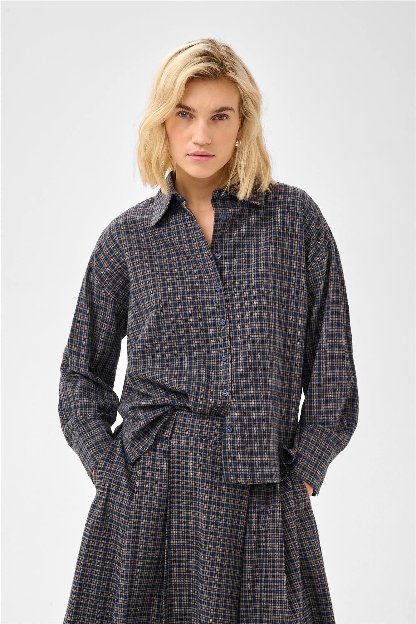 My Essential Wardrobe - Donkerblauwe Lennie Boxy Check blouse
