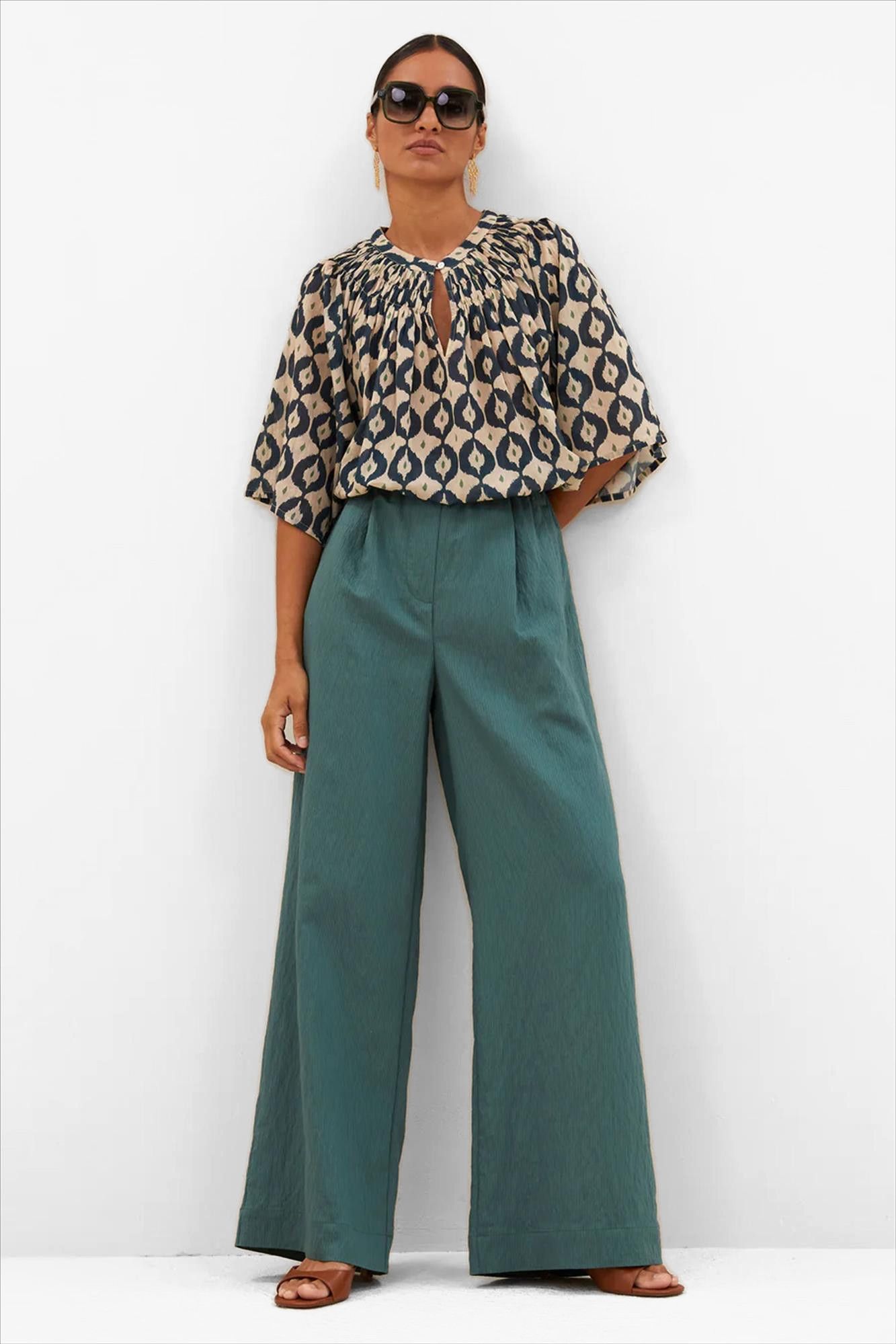 BY BAR - Donkergroene Celin Stripe broek