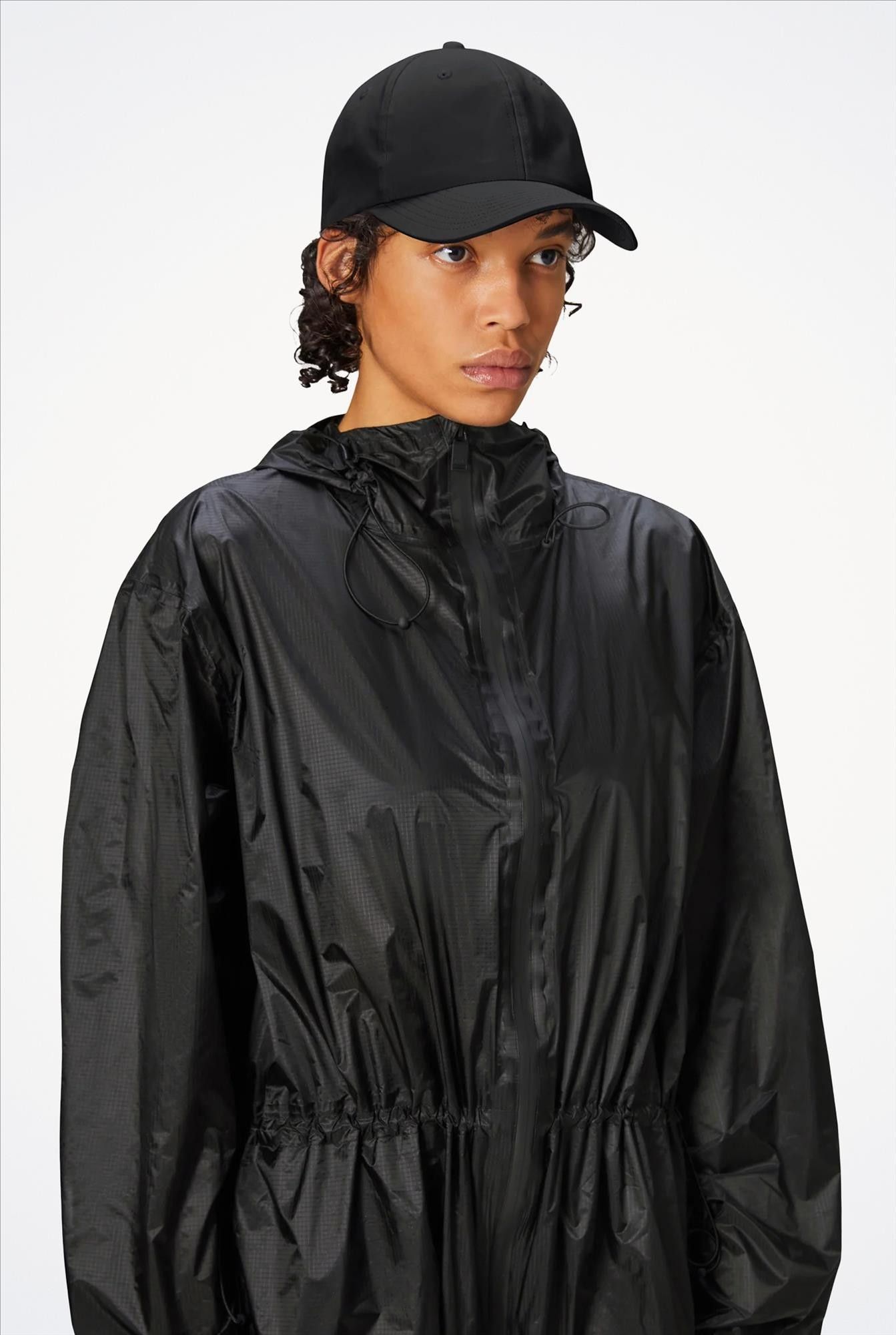 RAINS - Zwarte Classic pet