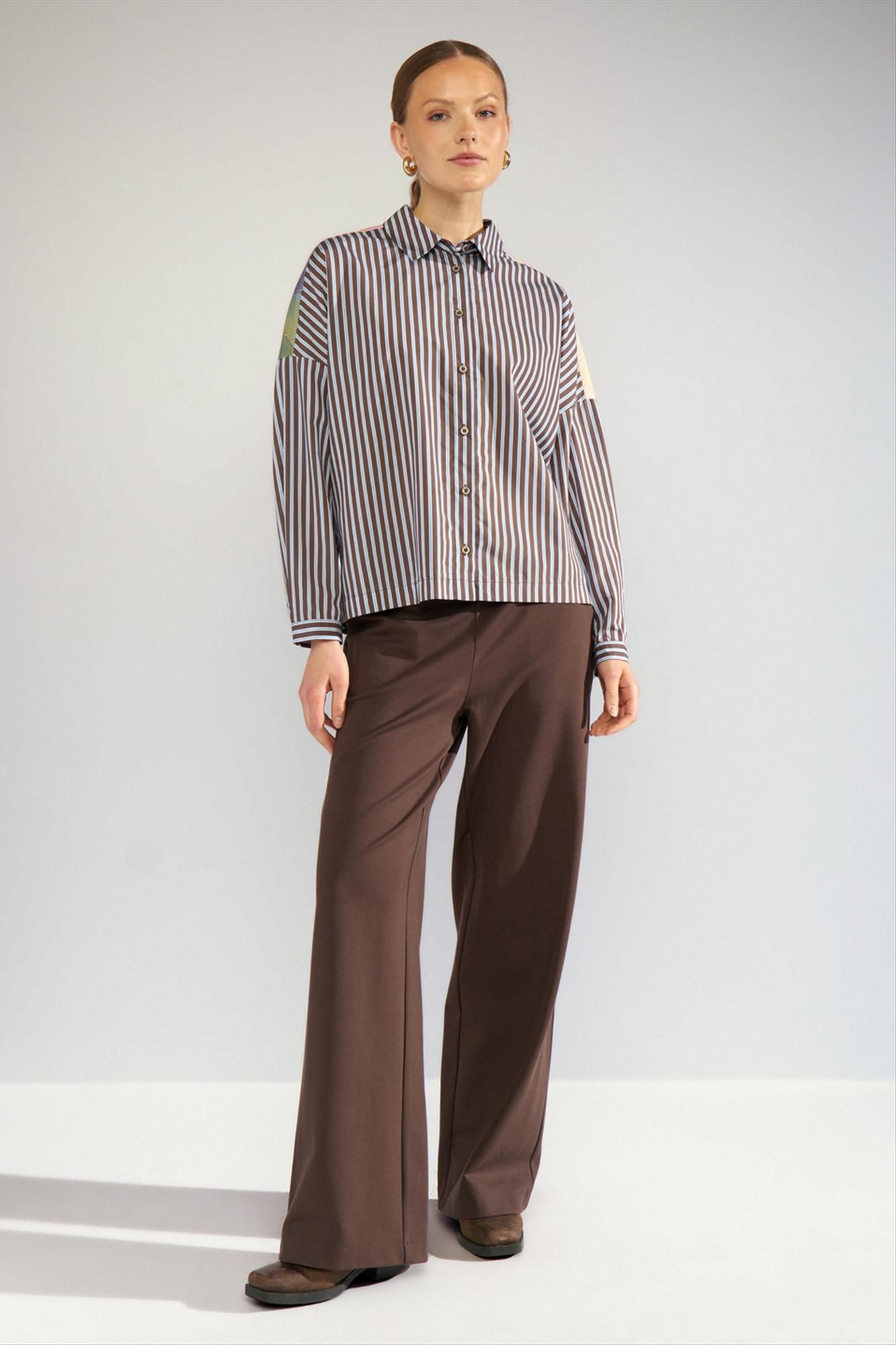 Nümph - Donkerbruin-Lichtblauwe Highland blouse