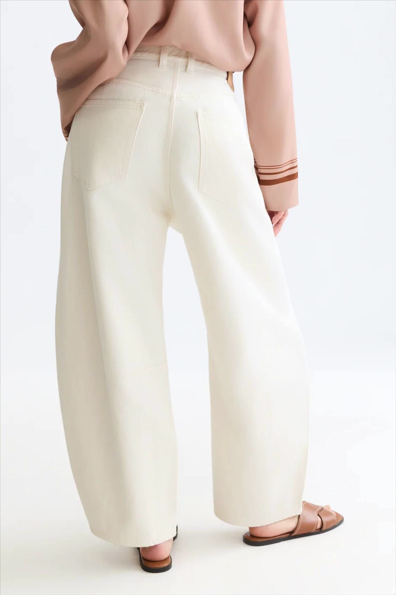 Scotch & Soda - Ecru Eve barrel jeans