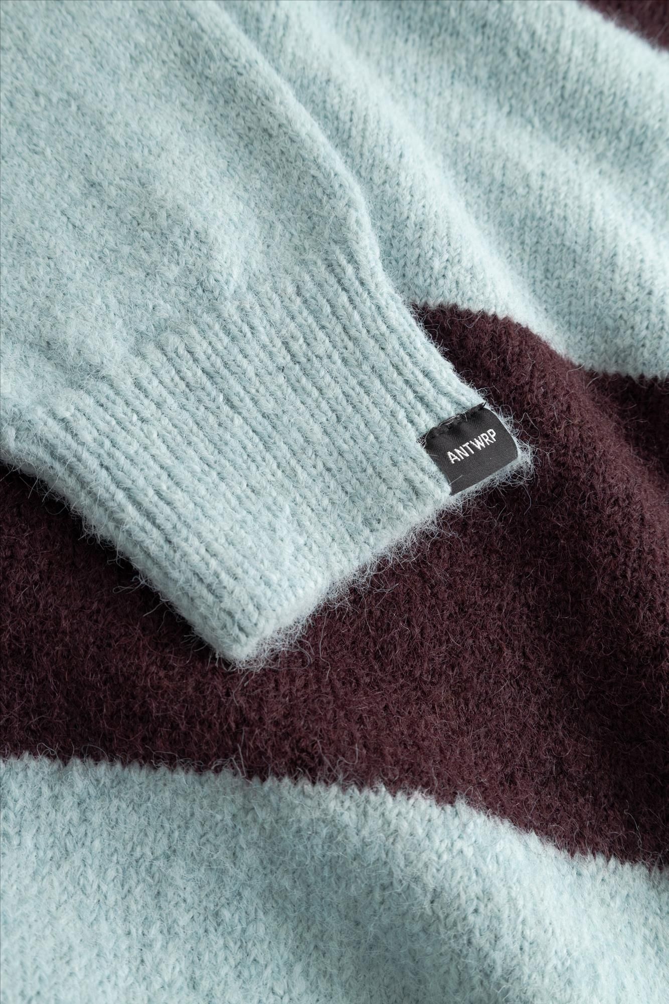 Antwrp - Lichtblauw-Bordeaux Striped Colorblock trui