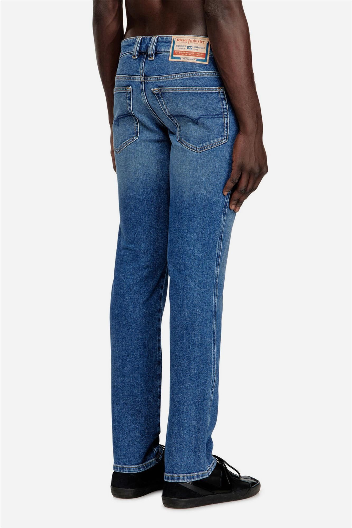 Diesel - Middenblauwe 1993 D-Vyl slim jeans