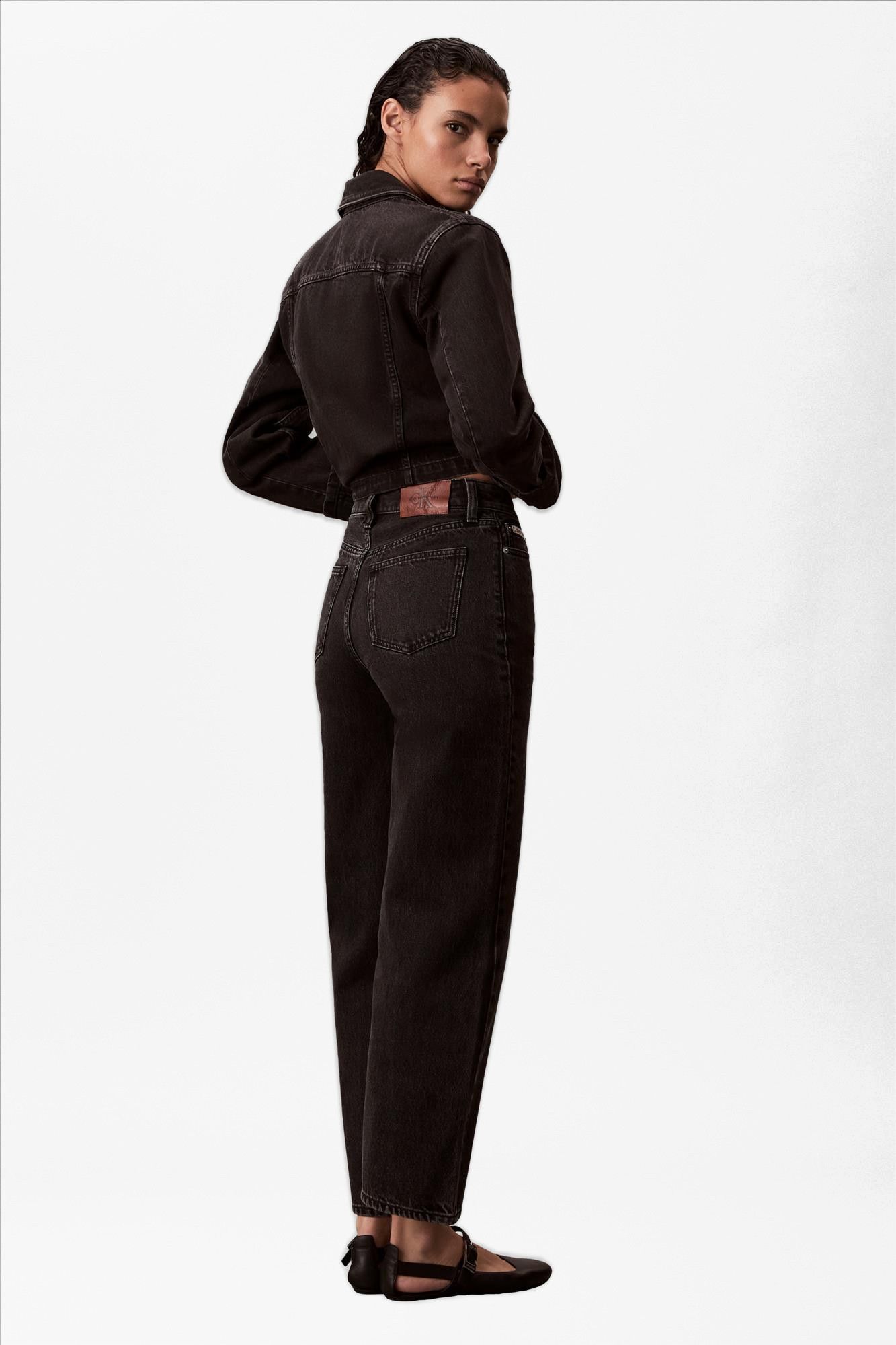 Calvin Klein Jeans - Donkergrijze Essential barrel jeans
