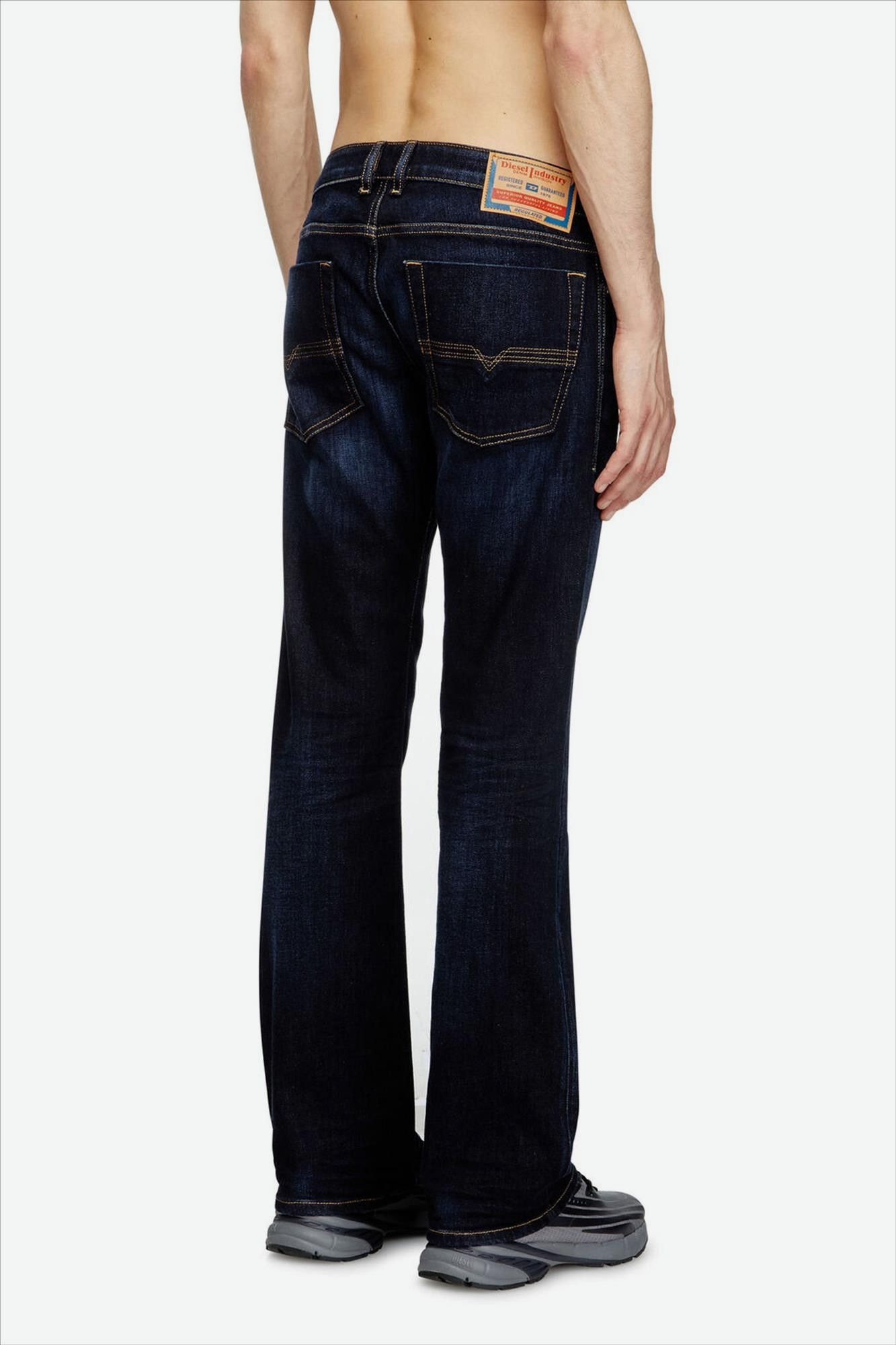 Diesel - Donkerblauwe 2007 Zatiny bootcut jeans