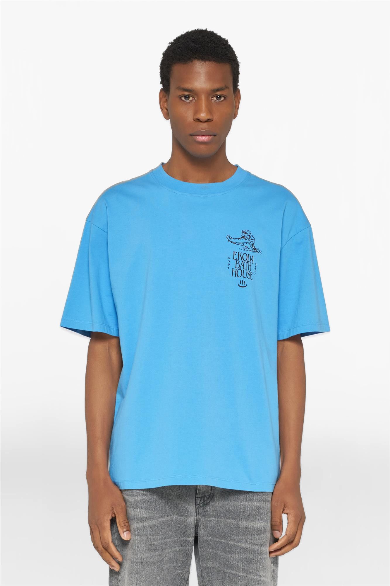 Edwin - Lichtblauwe Ekoda Bath House T-shirt
