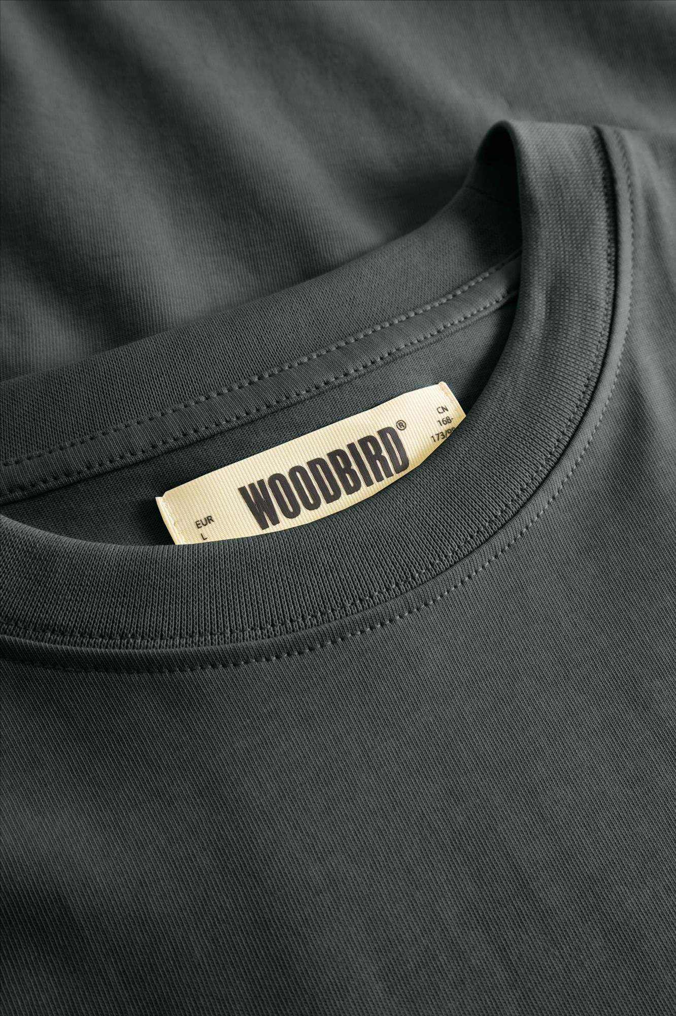 WOODBIRD - Donkergroene Baine Base T-shirt