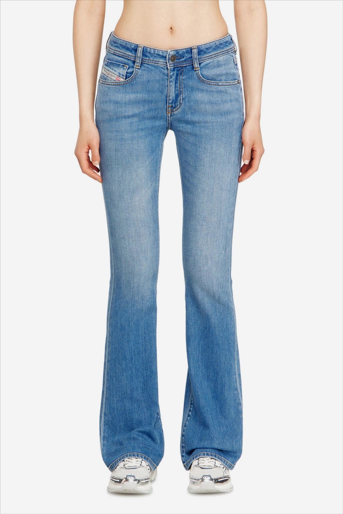 Diesel - Blauwe 1969 D-Ebbey bootcut jeans