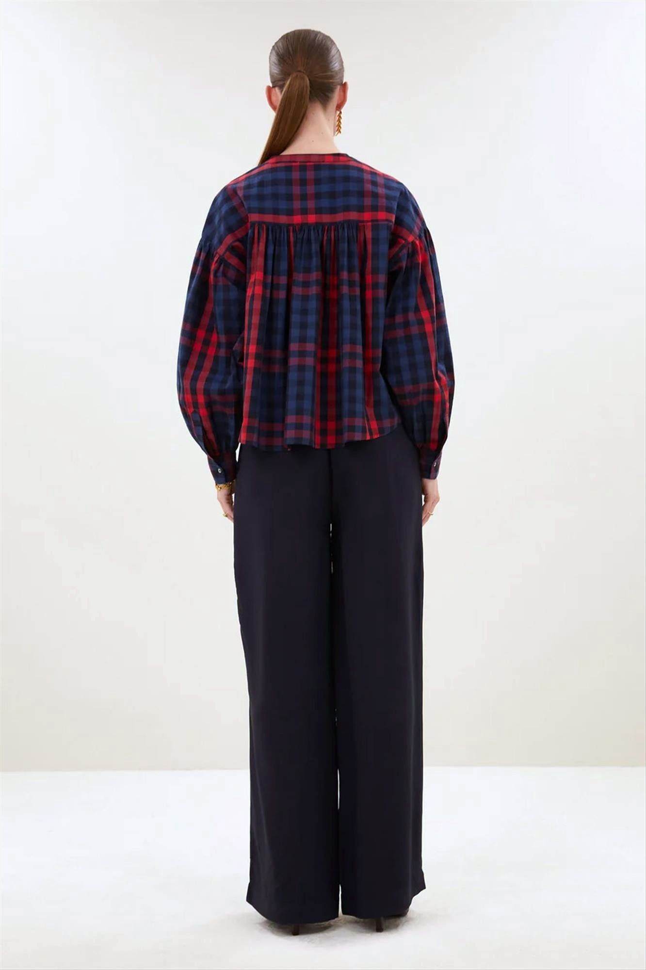 BY BAR - Donkerblauw-Rode Ella Check blouse