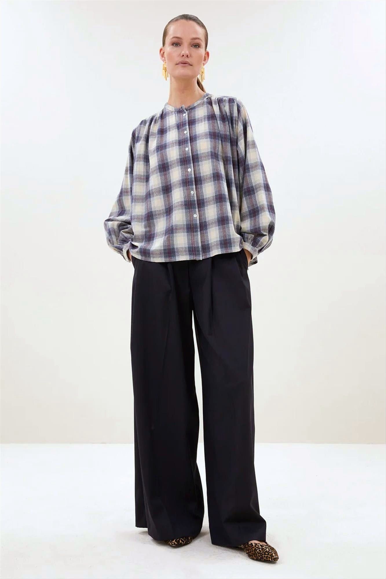 BY BAR - Ecru-Blauwe Nyka Tokyo blouse