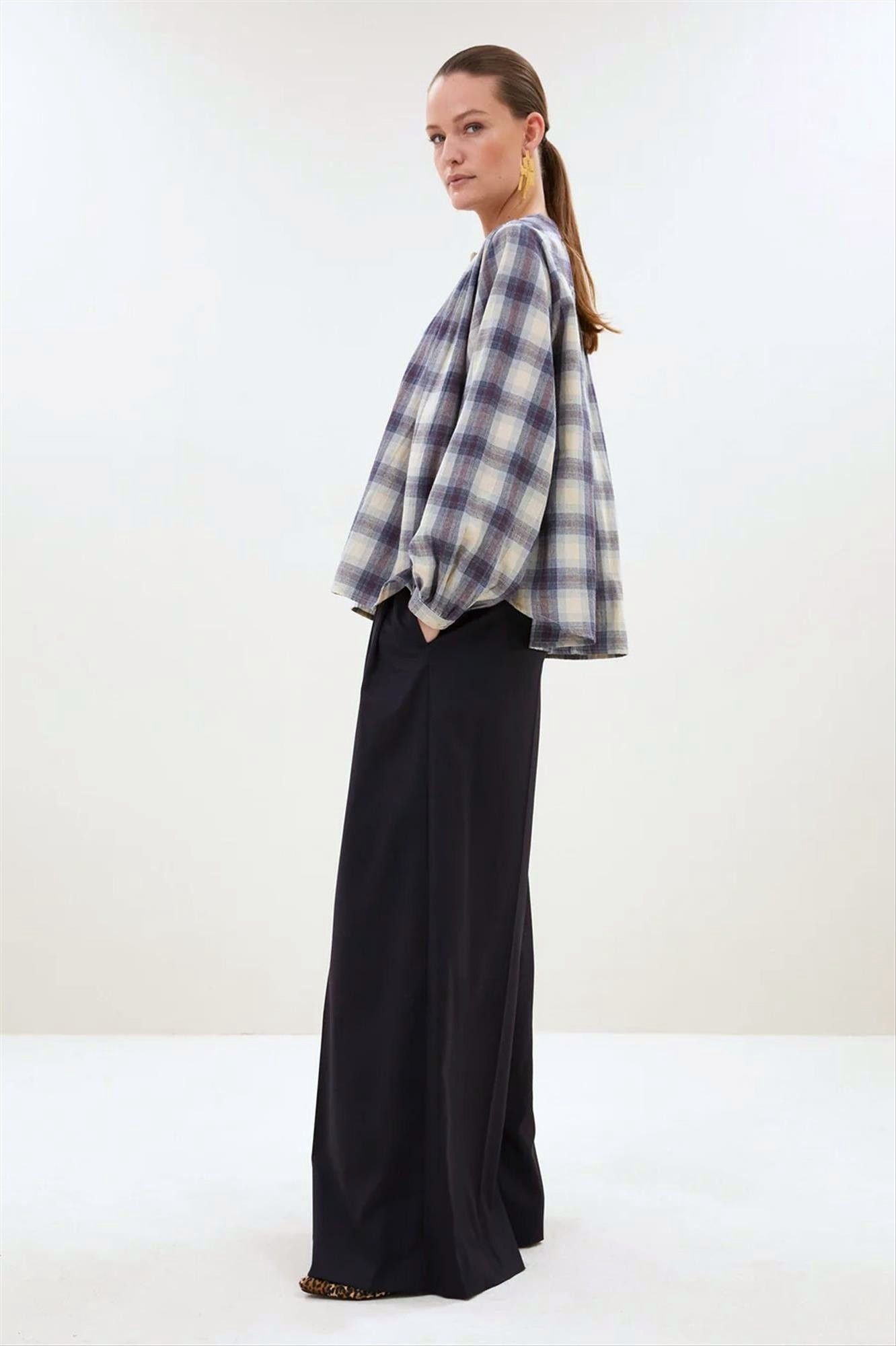 BY BAR - Ecru-Blauwe Nyka Tokyo blouse