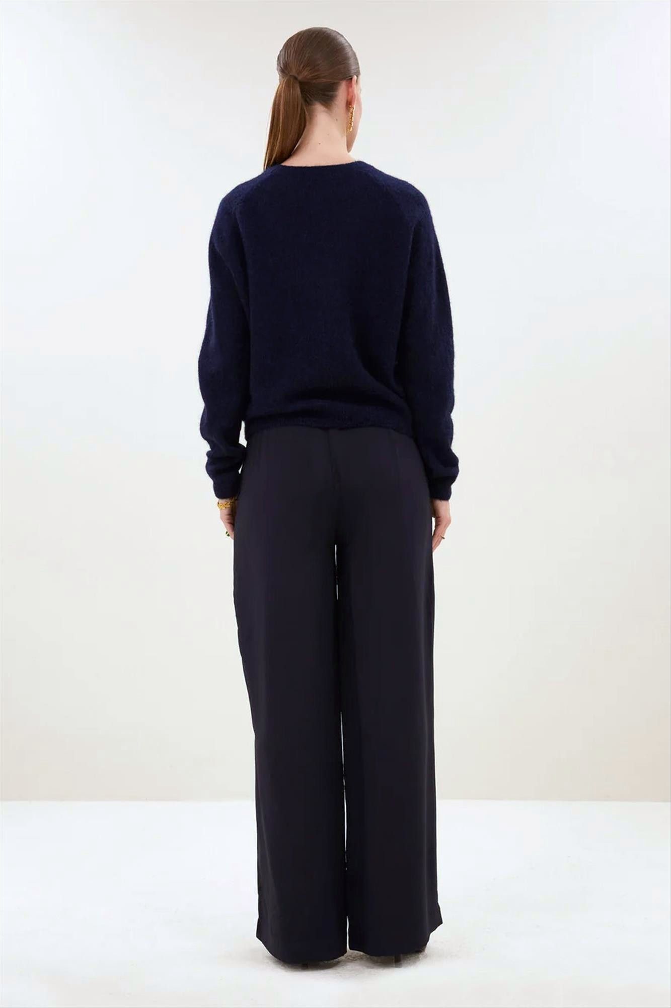 BY BAR - Donkerblauwe Polly trui
