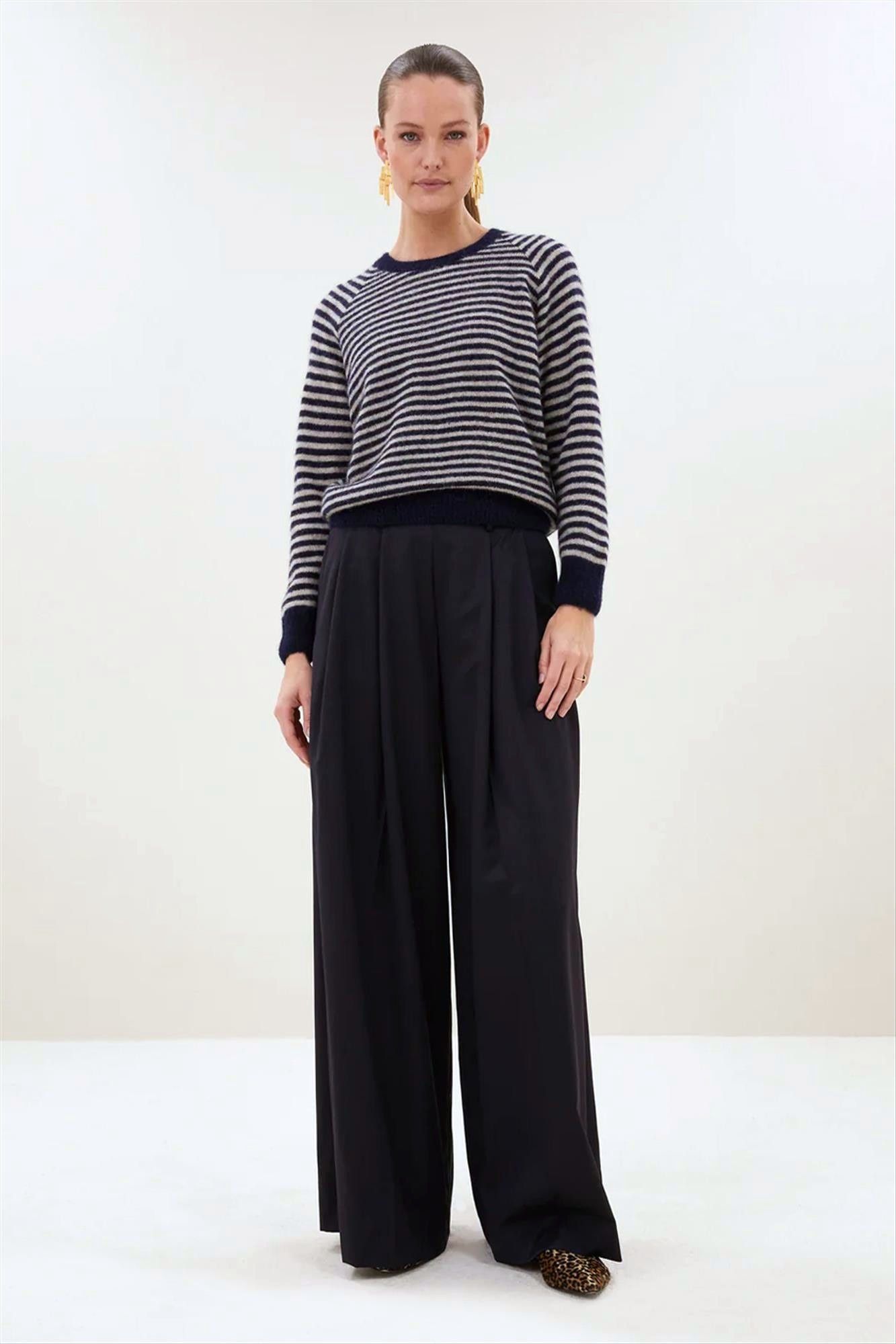 BY BAR - Ecru-Donkerblauwe Sally Stripe trui