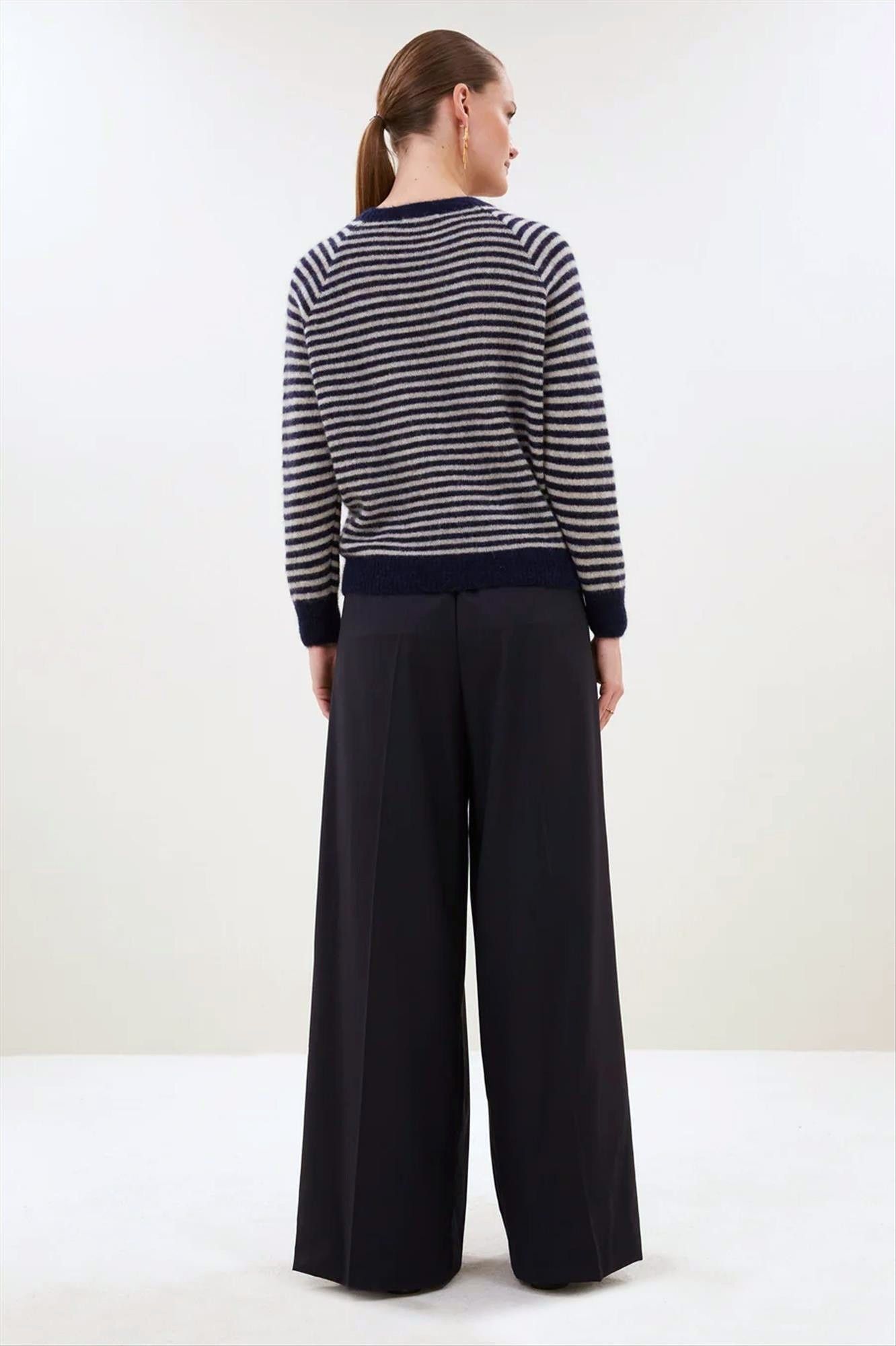 BY BAR - Ecru-Donkerblauwe Sally Stripe trui