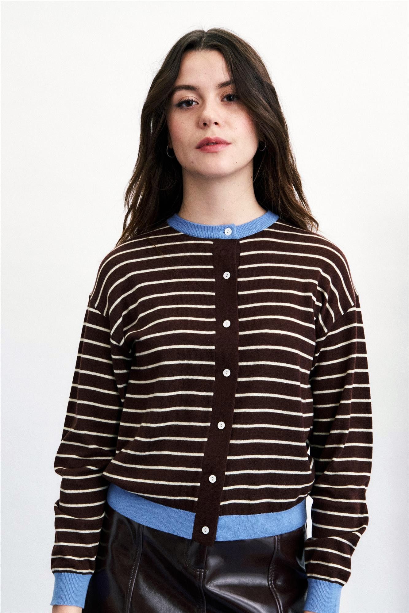 FRNCH - Donkerbruine Kastro cardigan-sjaal set
