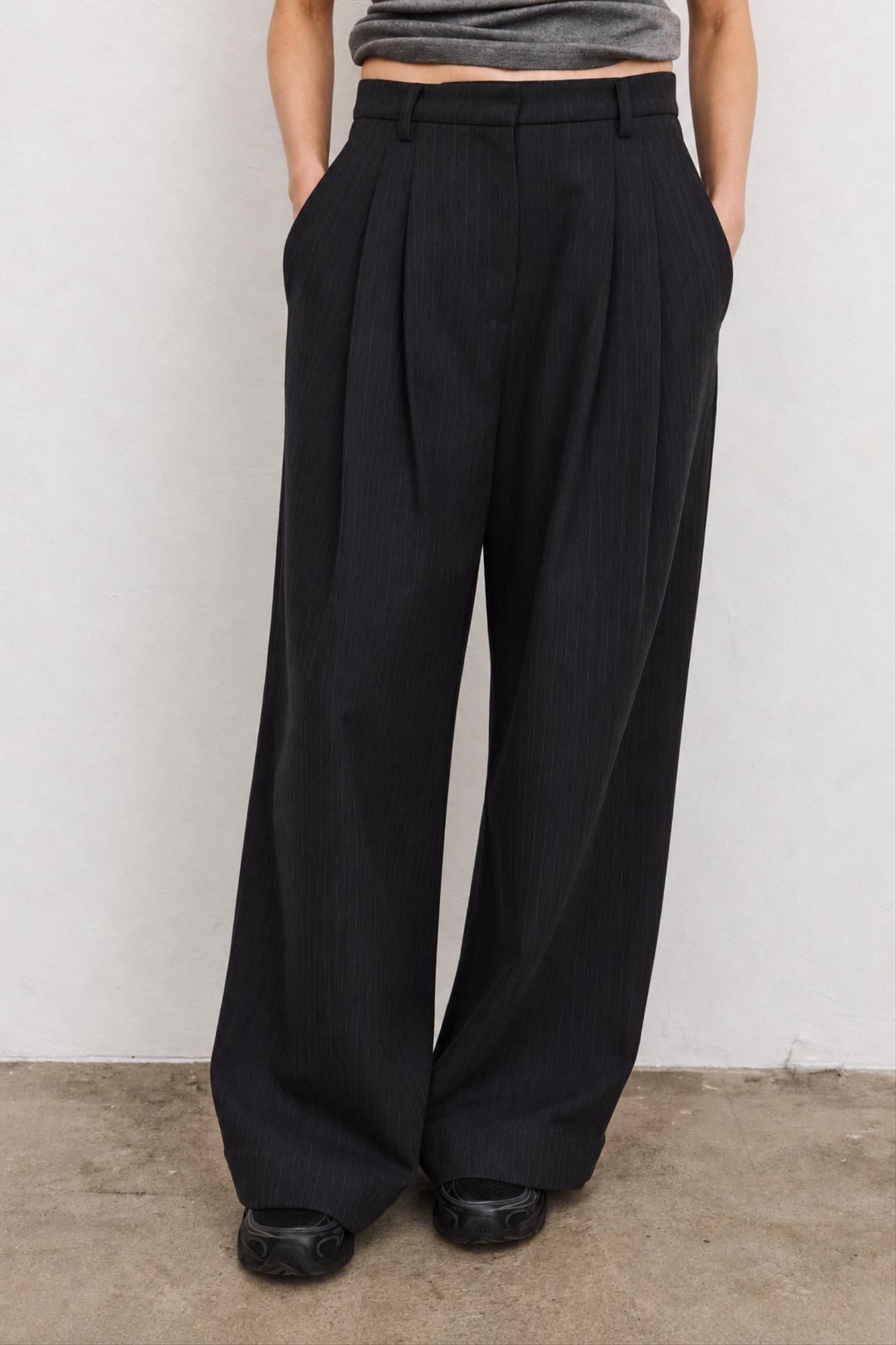 Boii Studios - Donkerblauwe Martina Pinstripe broek