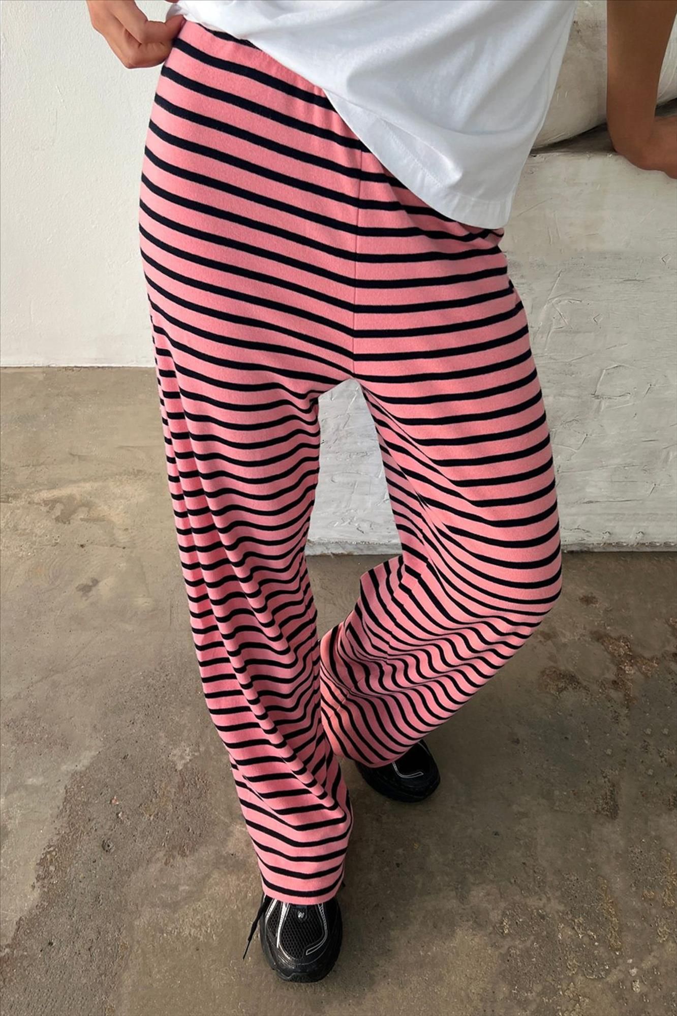 Boii Studios - Roze-Zwarte Zoe broek