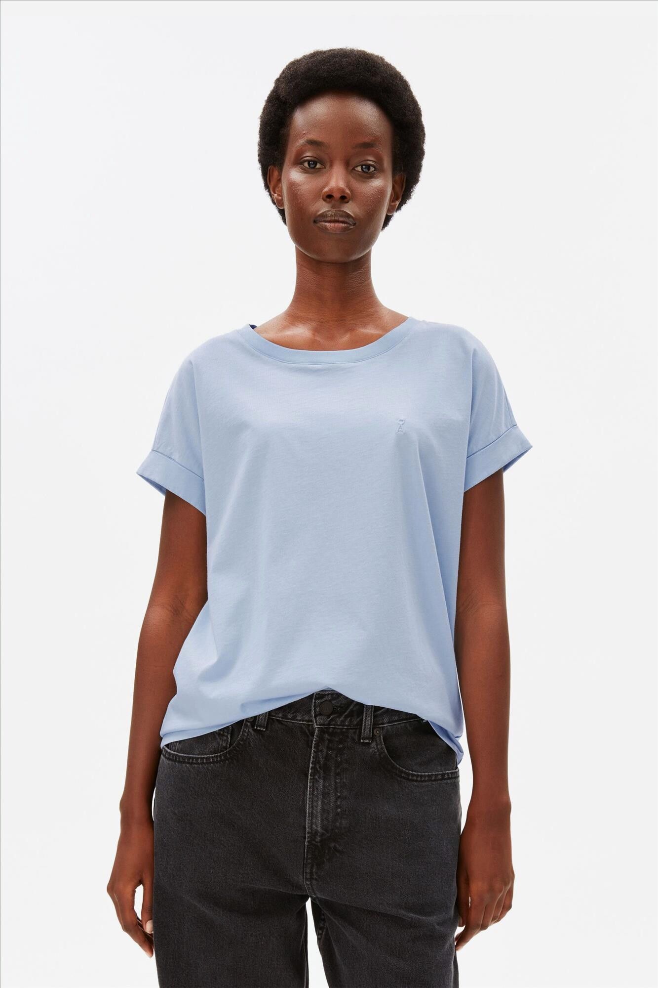Armed Angels - Lichtblauwe Idaara T-shirt