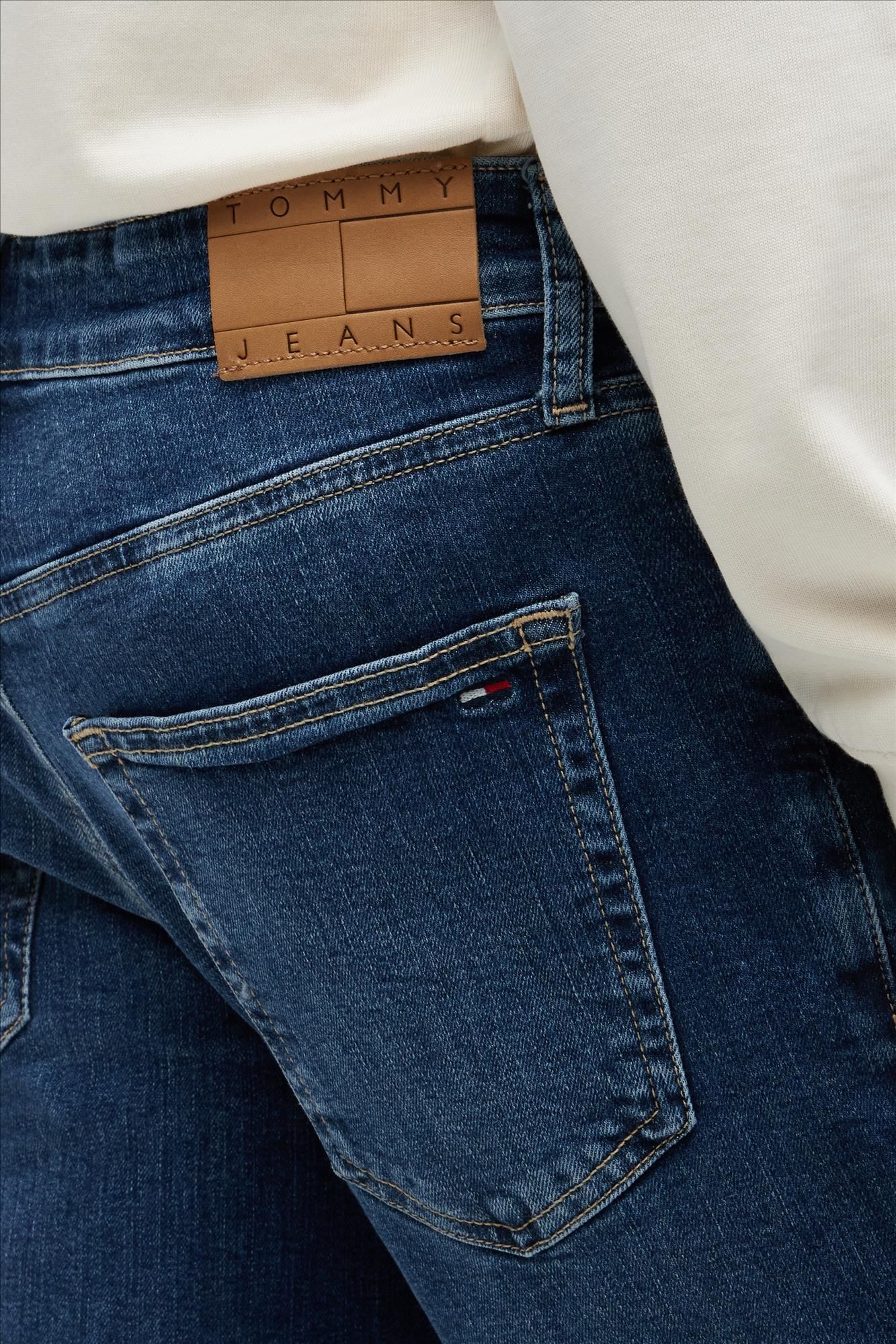 Tommy Jeans - Medium Blauwe Scanton Slim jeans