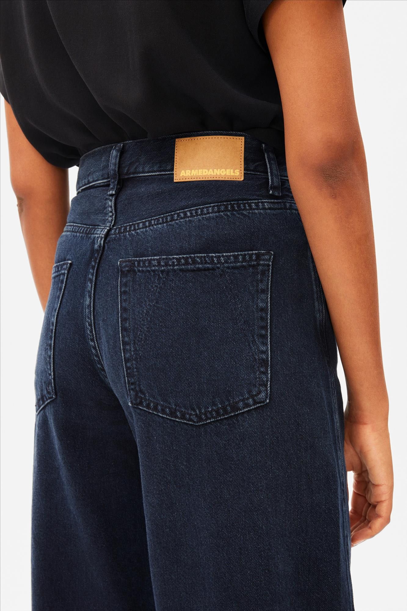 Armed Angels - Donkerblauwe Baarly barrel jeans
