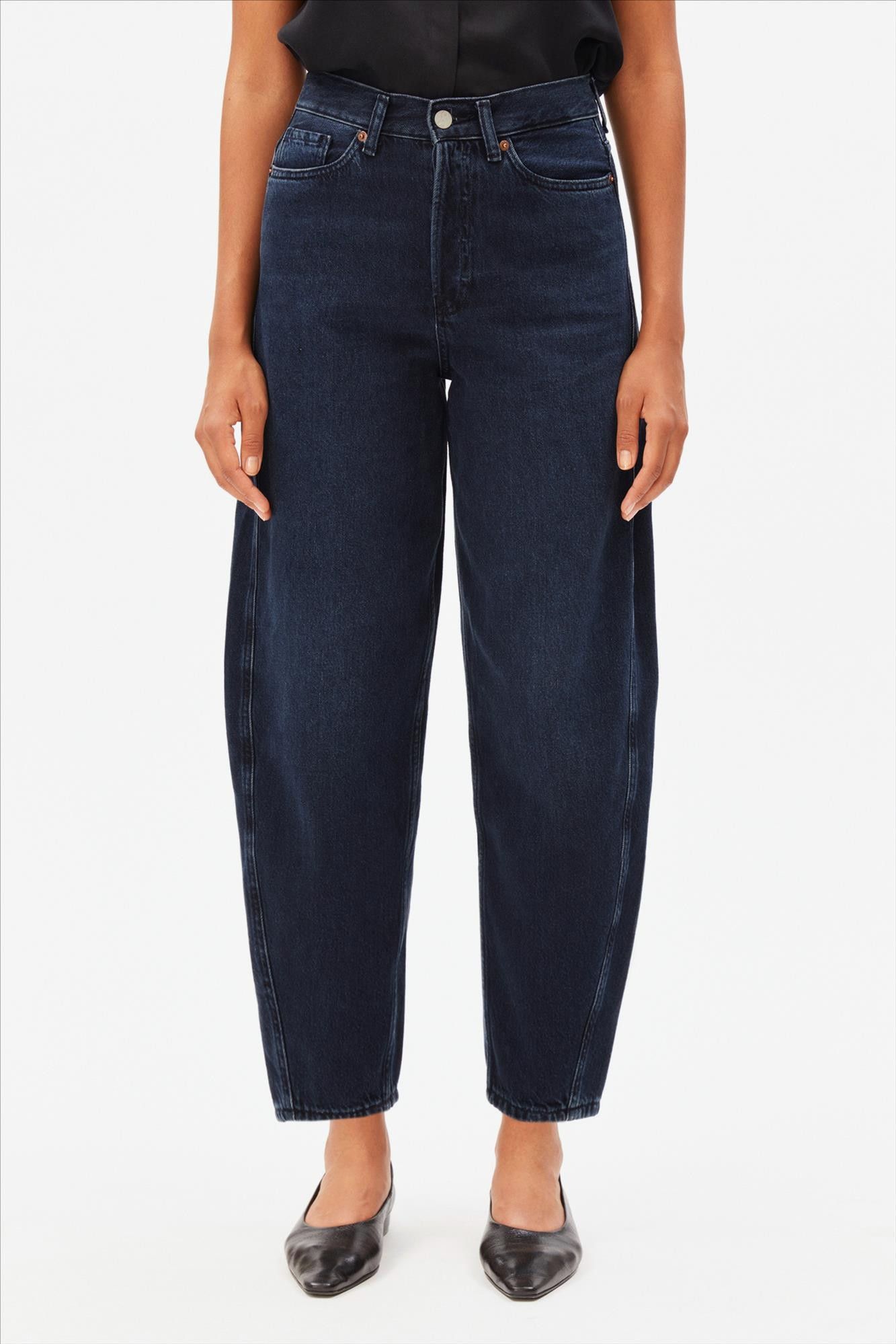Armed Angels - Donkerblauwe Baarly barrel jeans